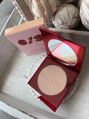ONE/SIZE Light 1R Powder Foundation